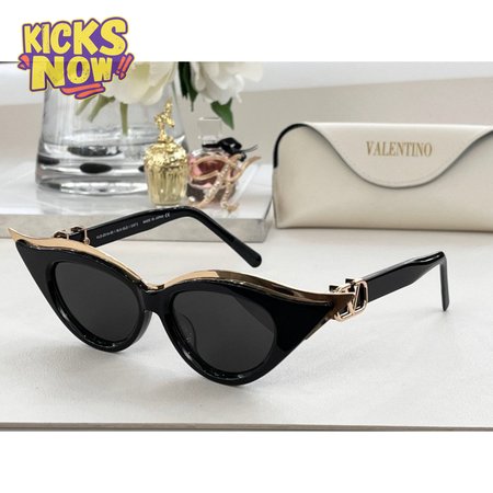 Valentino V Goldcut Ii Acetate & Titanium Cat-Eye Sunglasses In Blk-Gld