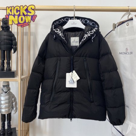 Moncler Down Jacket MC330068