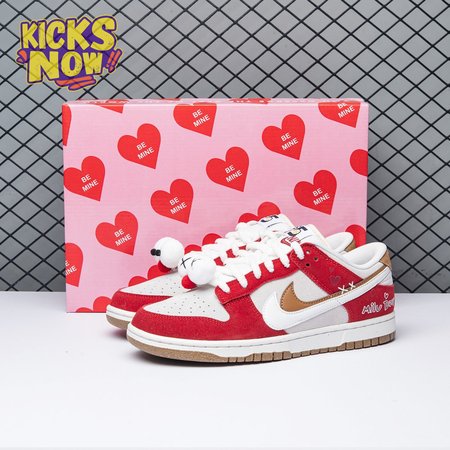 Nike Dunk Low SE Merry Christmas DO9457-112 Unisex