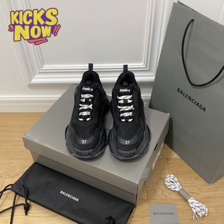 BALENCIAGA TRIPLE S SNEAKER - BB194